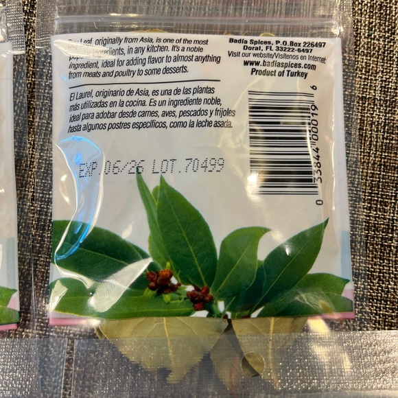 5258-PTT Four Unopened 0.20 Oz. (5.67g) Packages Badia Bay Leaves - Gluten Free - Picture 4 of 7